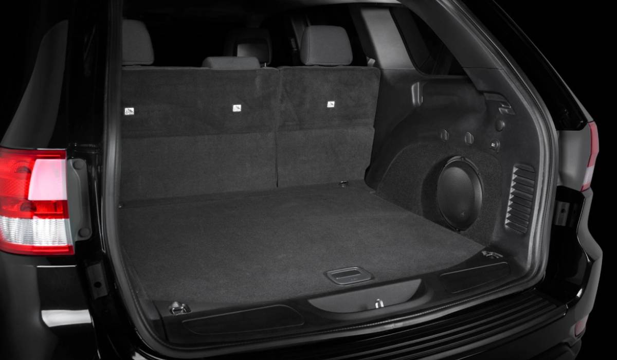 JL Audio SB-J-GCHWK2/10W3v3/BK Stealthbox® for 2011-Up Jeep Grand Cherokee with Black or Light Frost interior